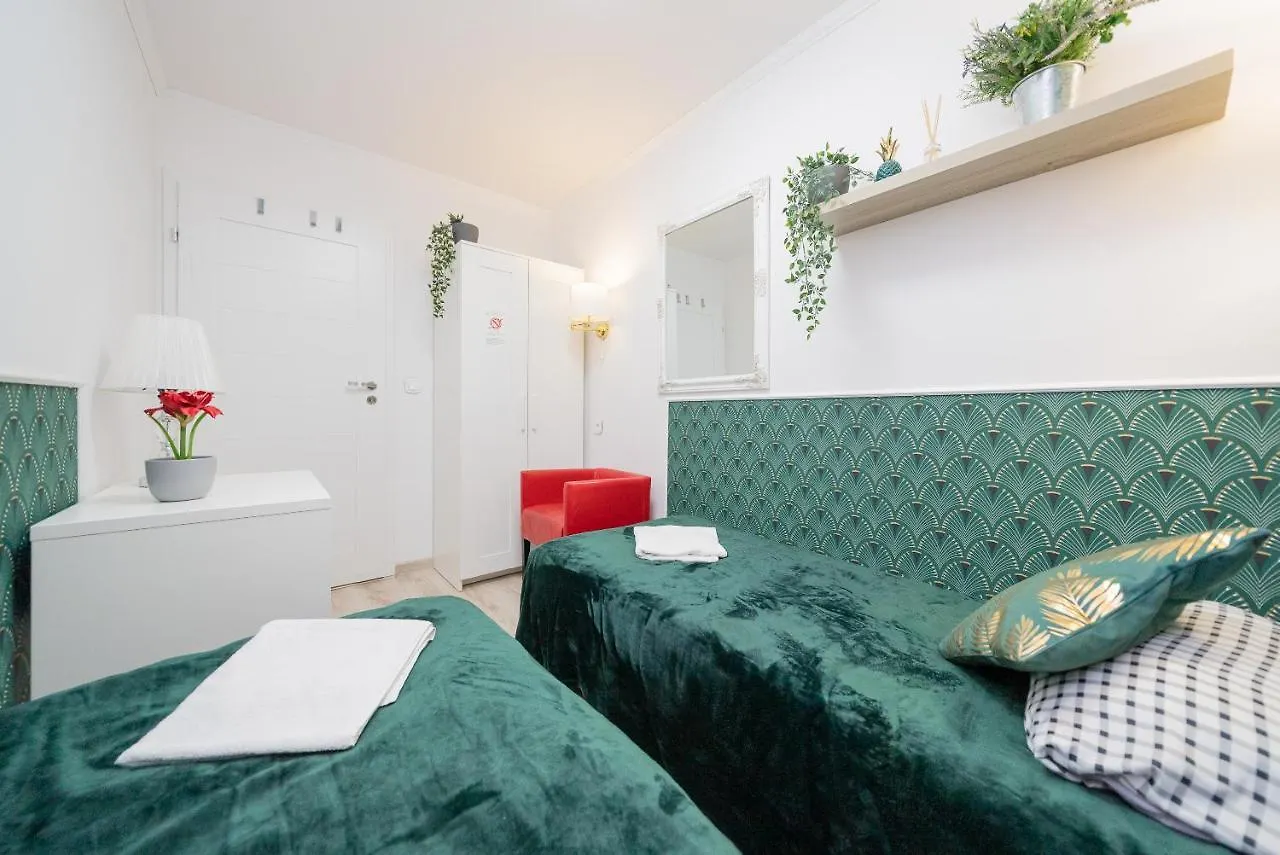 Unit Rooms Warszawa By Metro Rondo Onz Short Rent Idealne Pokoje Na Nocleg W Warszawie Апартаменты Варшава